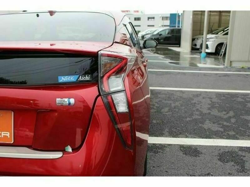 PRIUS-11