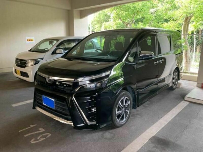 TOYOTA　VOXY