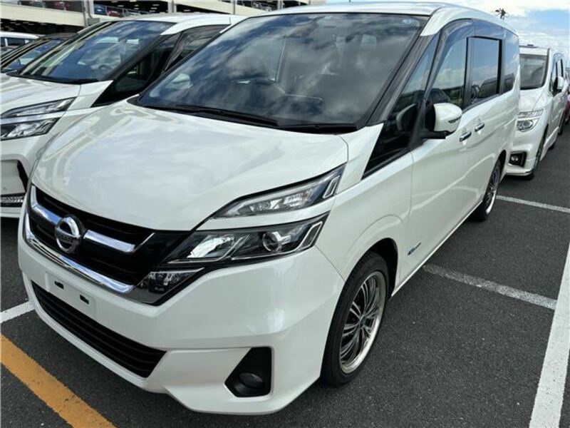 NISSAN　SERENA