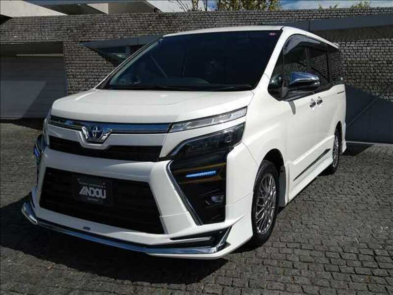 TOYOTA　VOXY