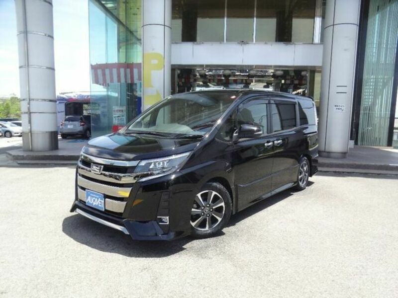 TOYOTA　NOAH