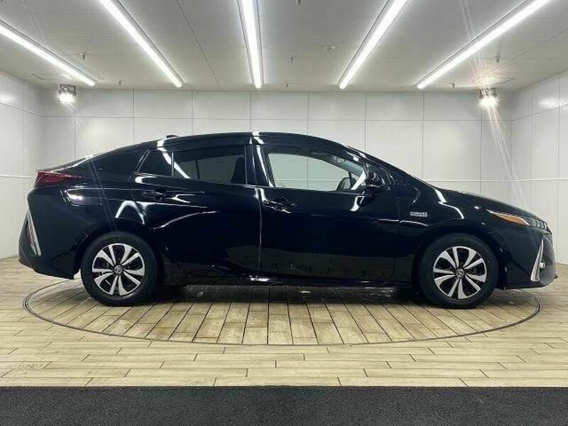 PRIUS PHV-16