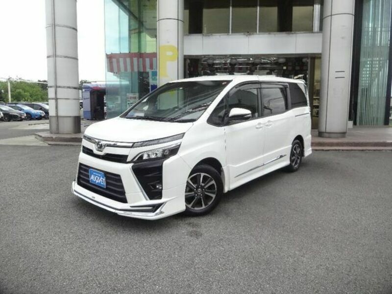 TOYOTA　VOXY