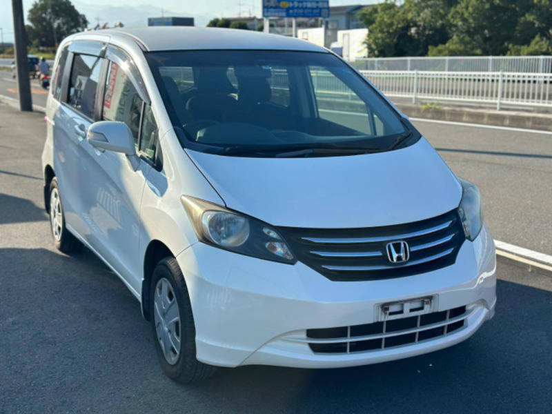 HONDA　FREED