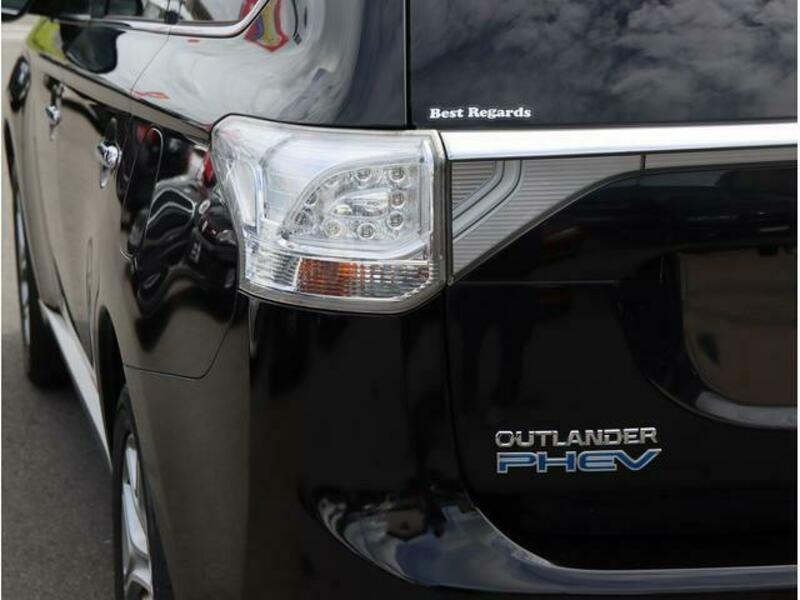 OUTLANDER PHEV-13