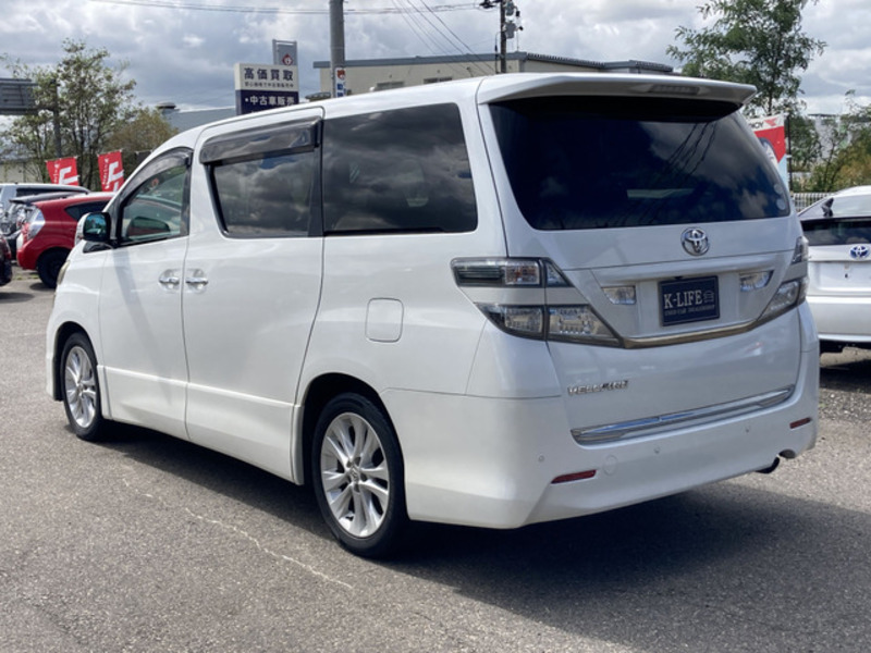 VELLFIRE-10