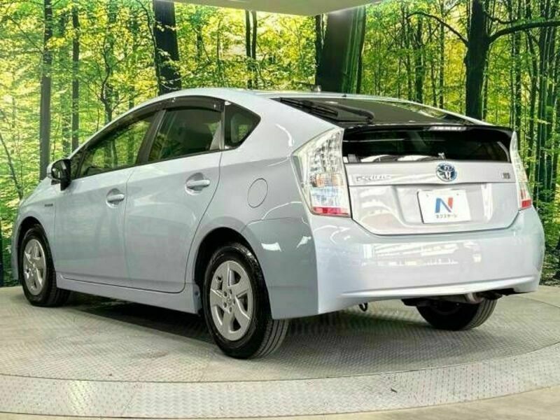 PRIUS-17