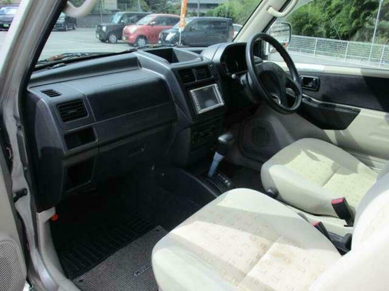 PAJERO MINI-16