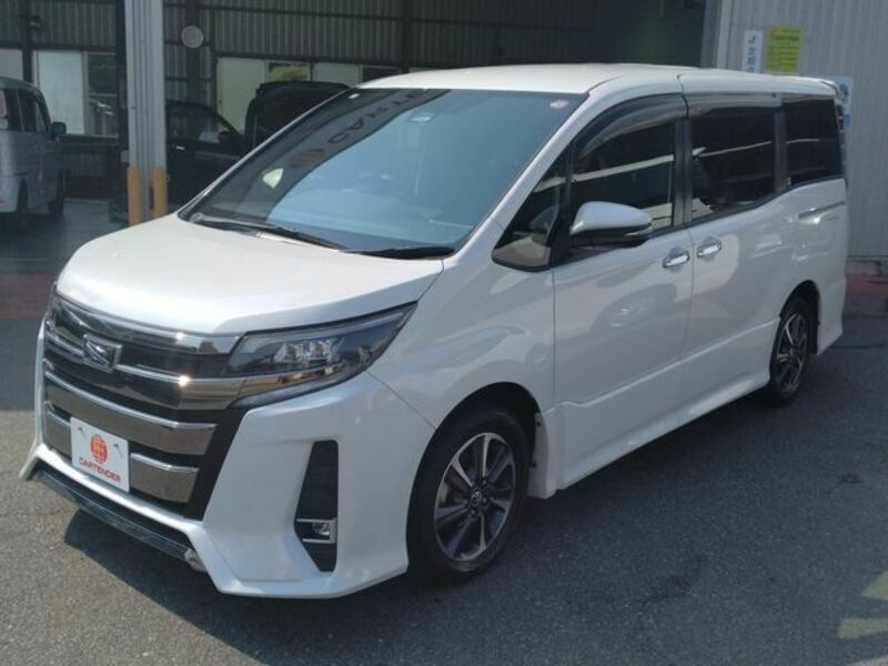 TOYOTA　NOAH