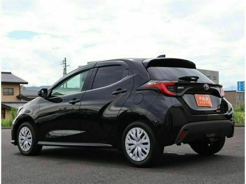 YARIS-15