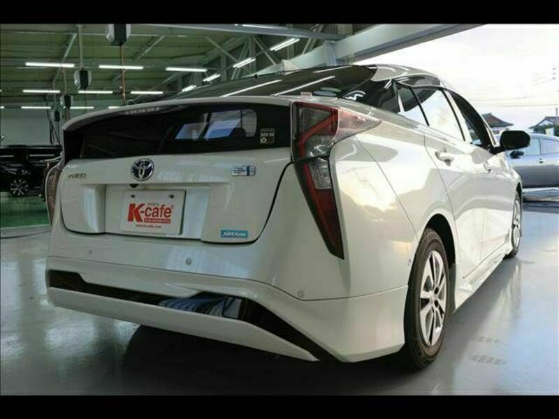 PRIUS-4