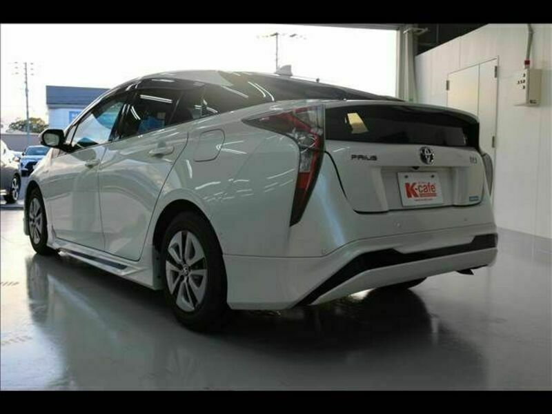 PRIUS-6