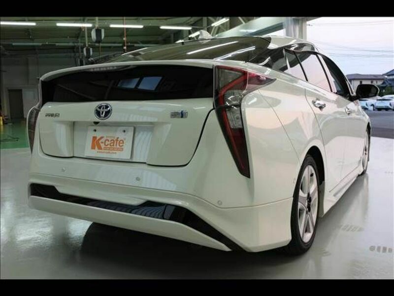 PRIUS-4