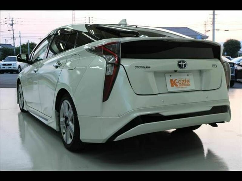 PRIUS-6