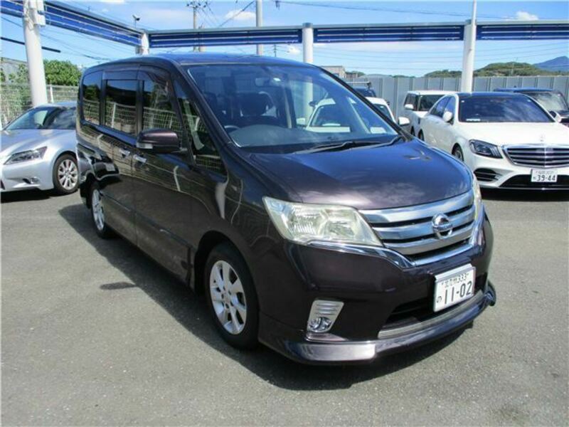 NISSAN　SERENA