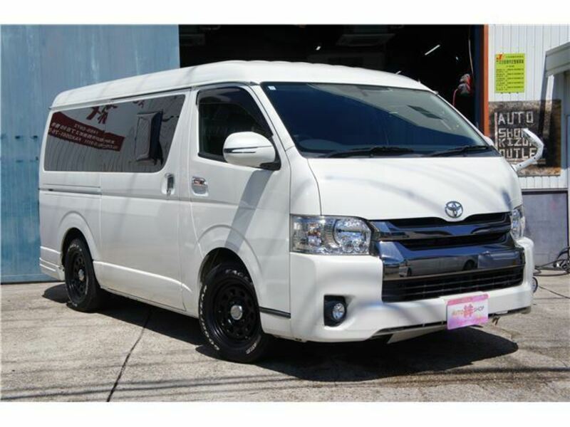 TOYOTA　HIACE VAN