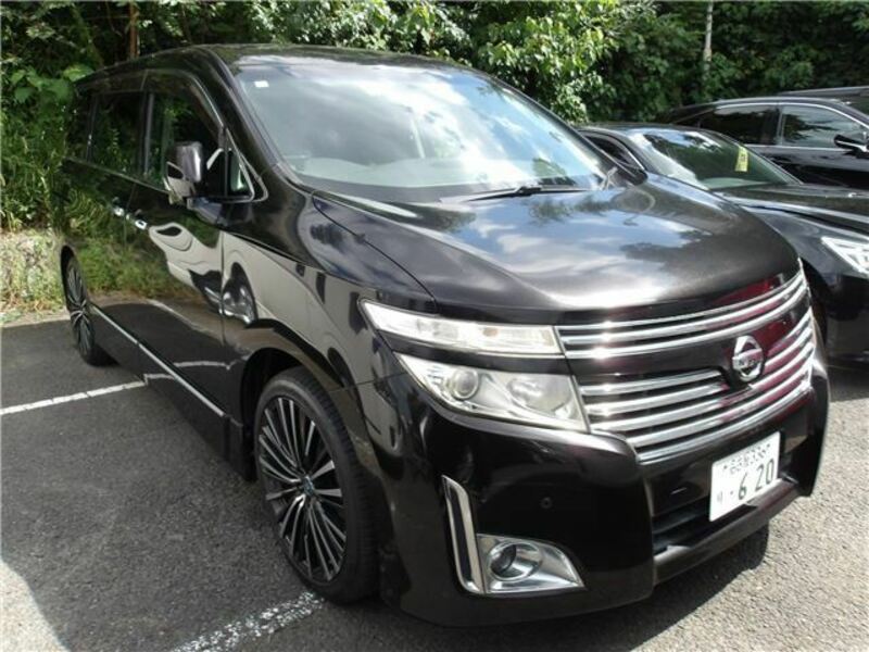 NISSAN　ELGRAND