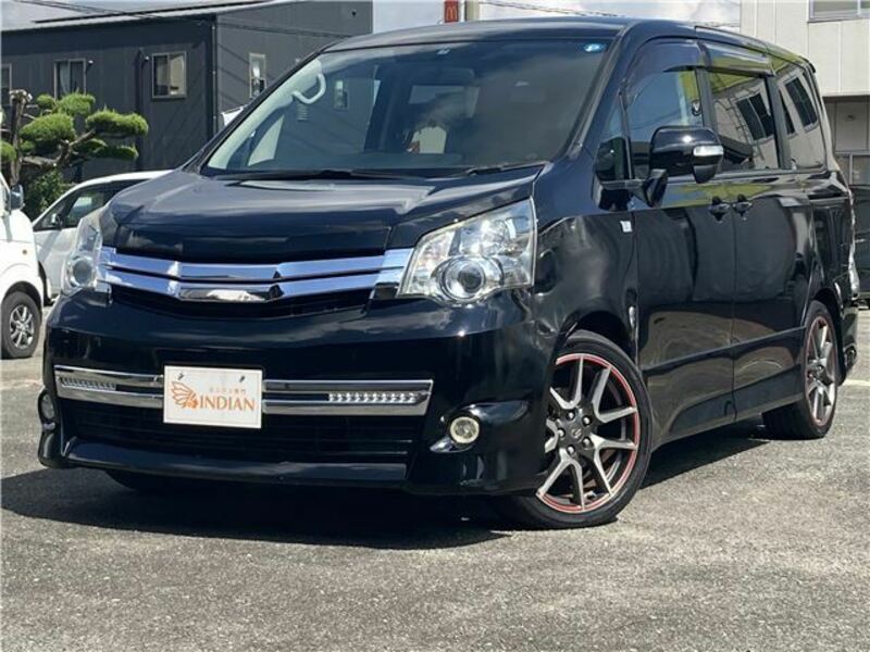 TOYOTA　NOAH