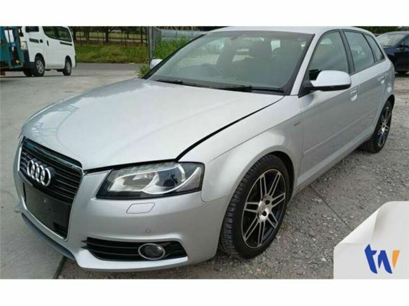 AUDI　A3