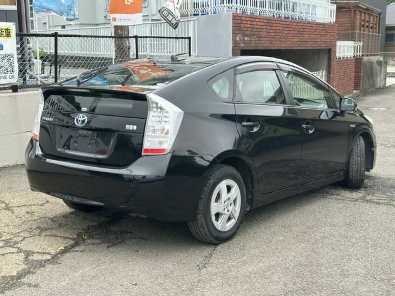 PRIUS-3