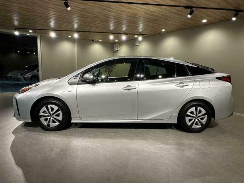 PRIUS-10