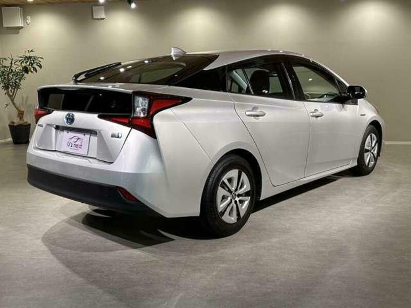 PRIUS-13