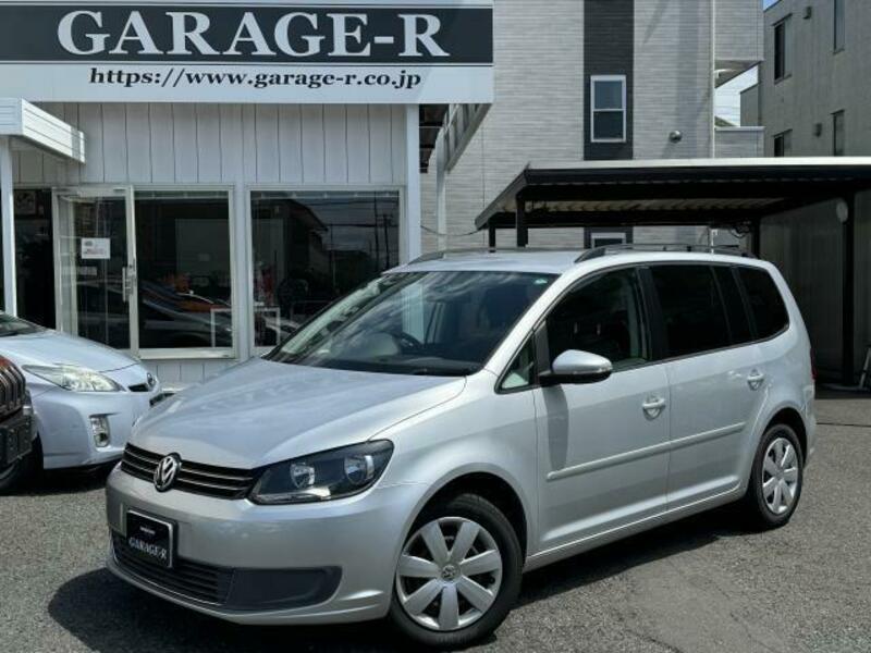 VOLKSWAGEN　GOLF TOURAN