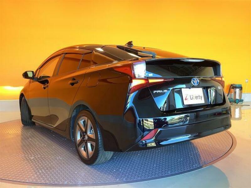 PRIUS-6