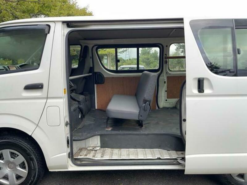 HIACE VAN-18