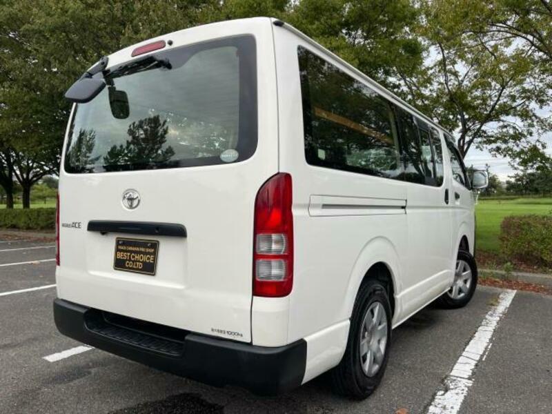 HIACE VAN-1