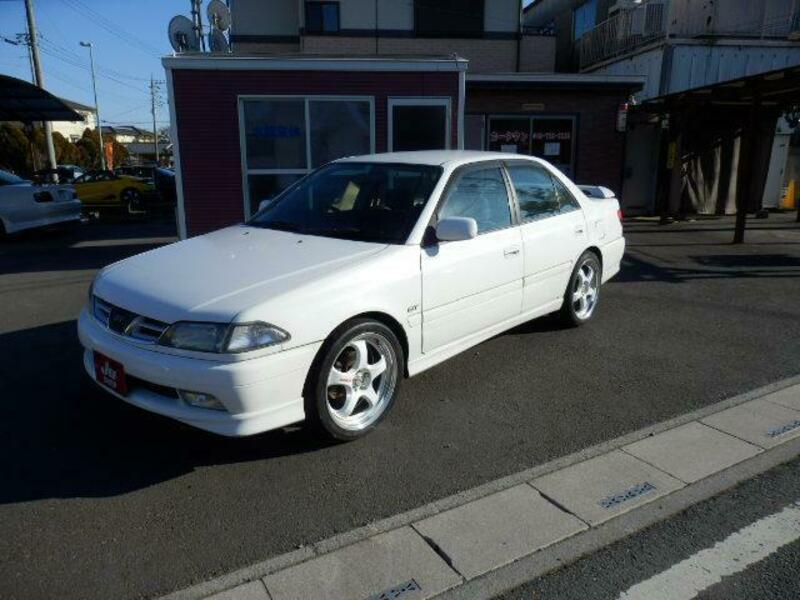 TOYOTA　CARINA