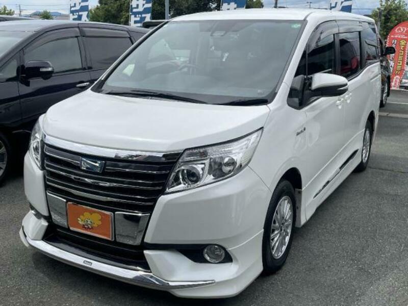 TOYOTA　NOAH