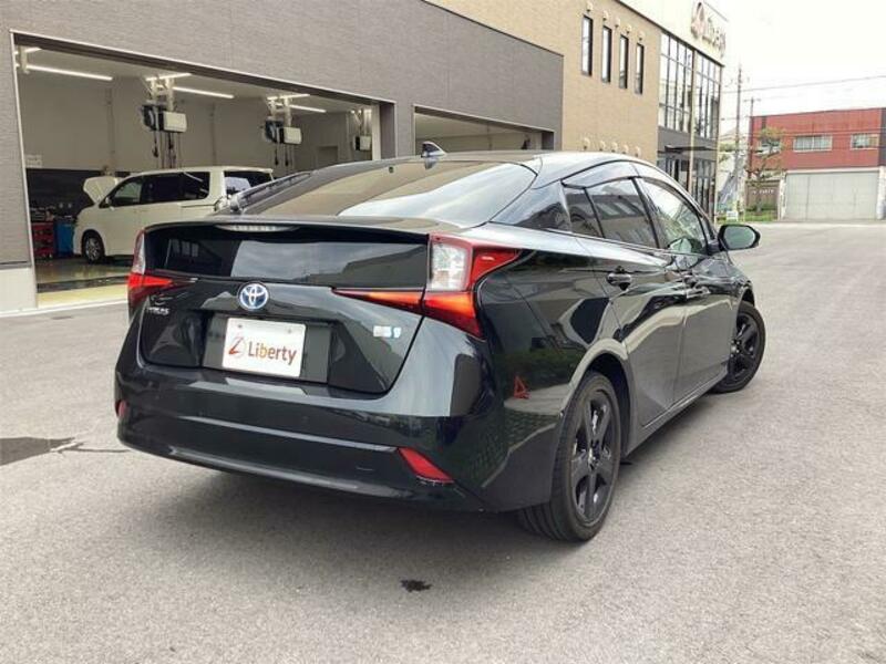 PRIUS-12