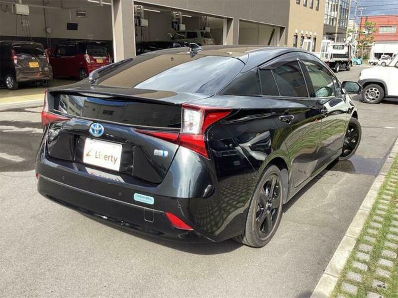 PRIUS-13