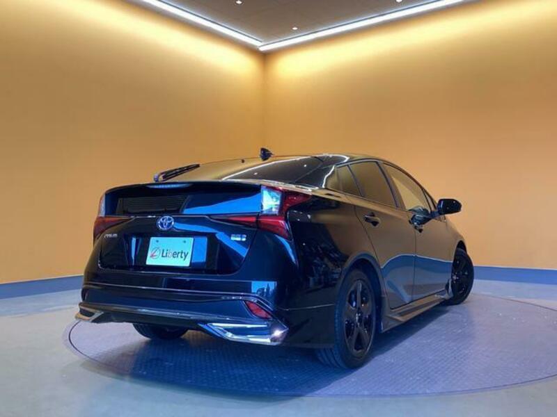 PRIUS-13