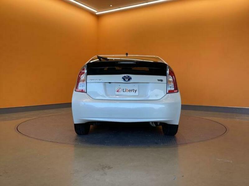 PRIUS-18