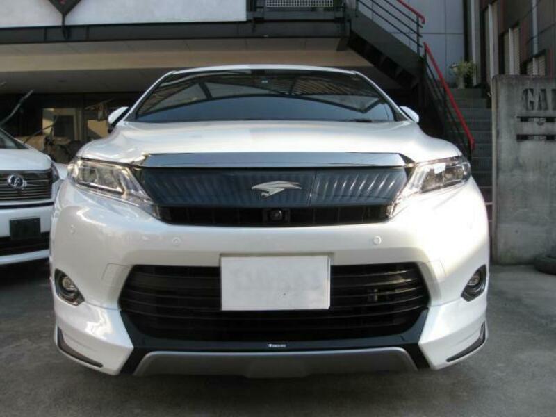 TOYOTA　HARRIER