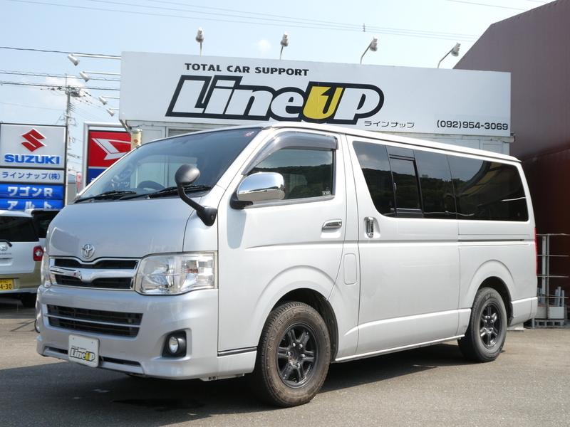 TOYOTA　HIACE VAN