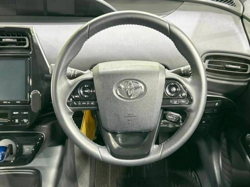 PRIUS-11