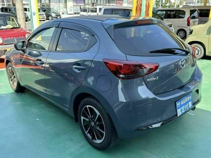 MAZDA2-1