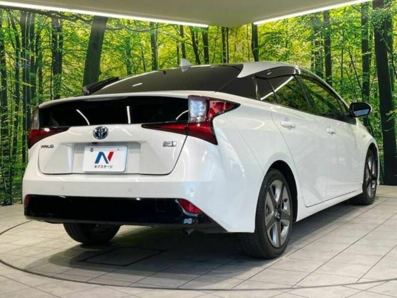 PRIUS-17