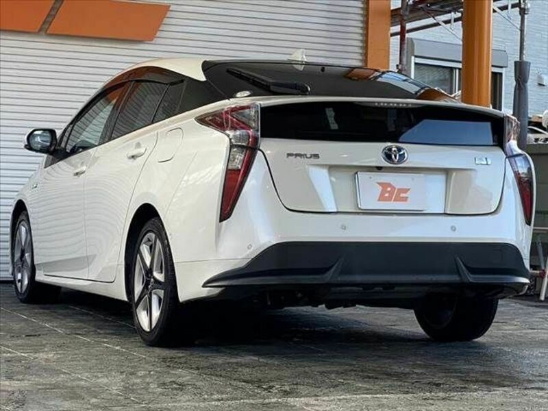 PRIUS-11