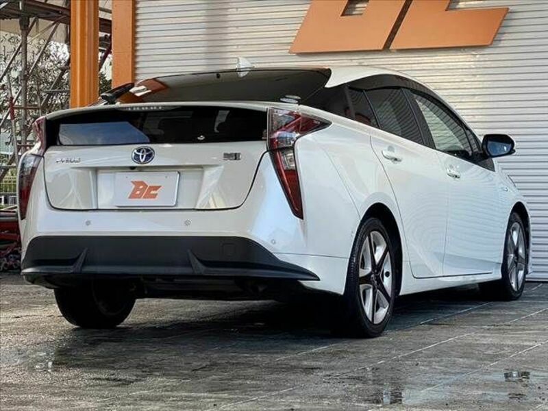 PRIUS-13