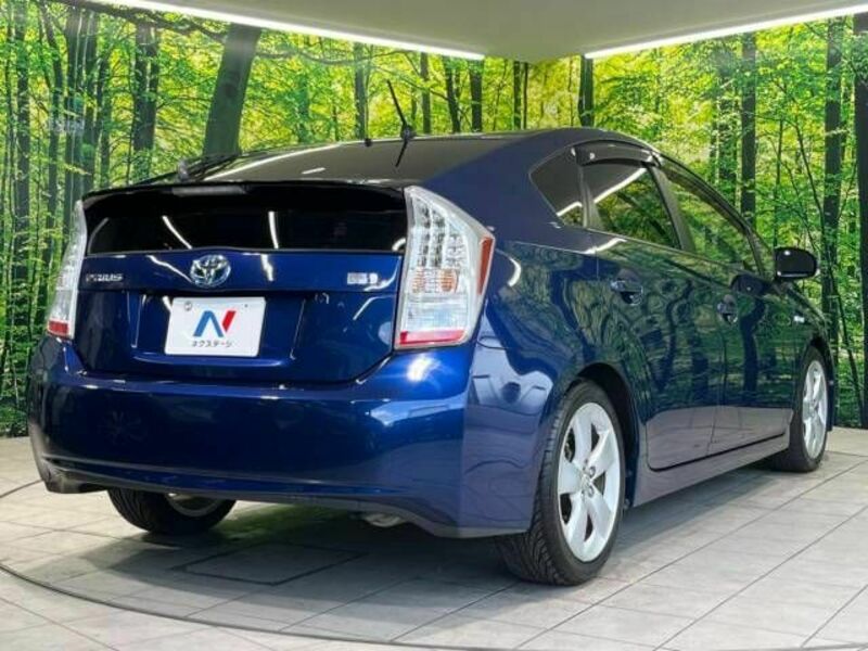 PRIUS-17