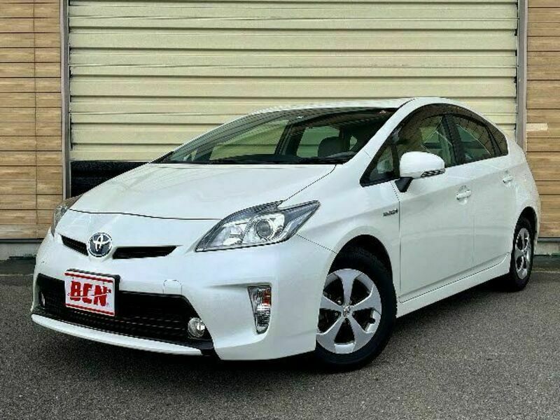 TOYOTA　PRIUS