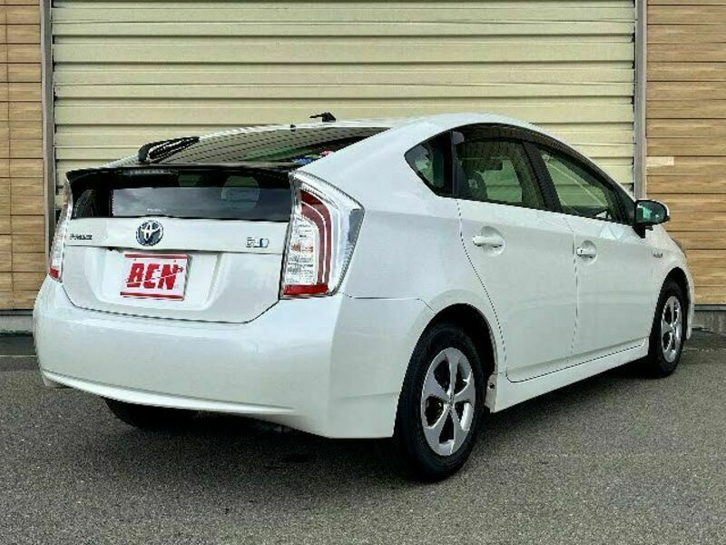 PRIUS-8