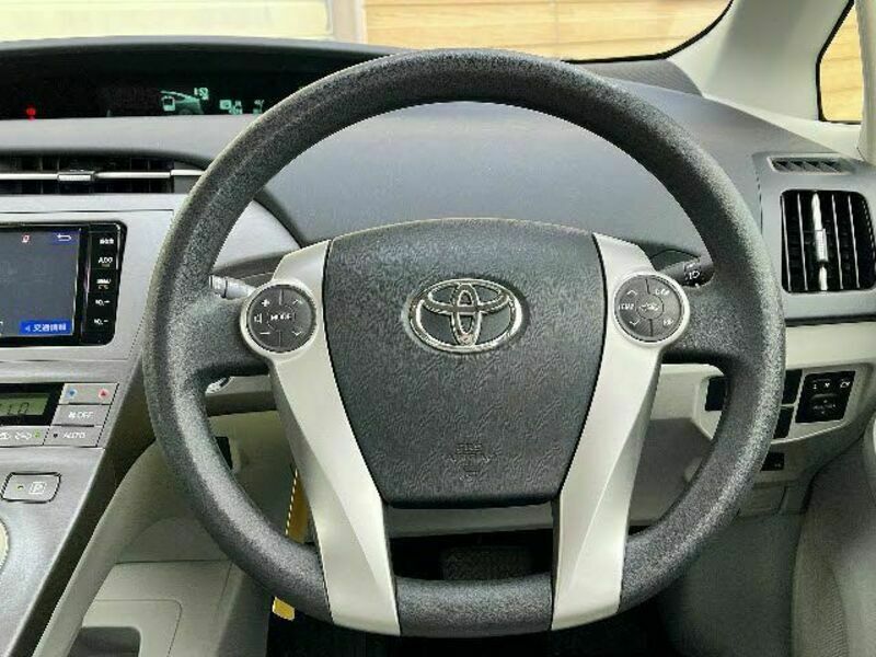 PRIUS-13