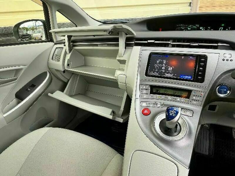 PRIUS-25