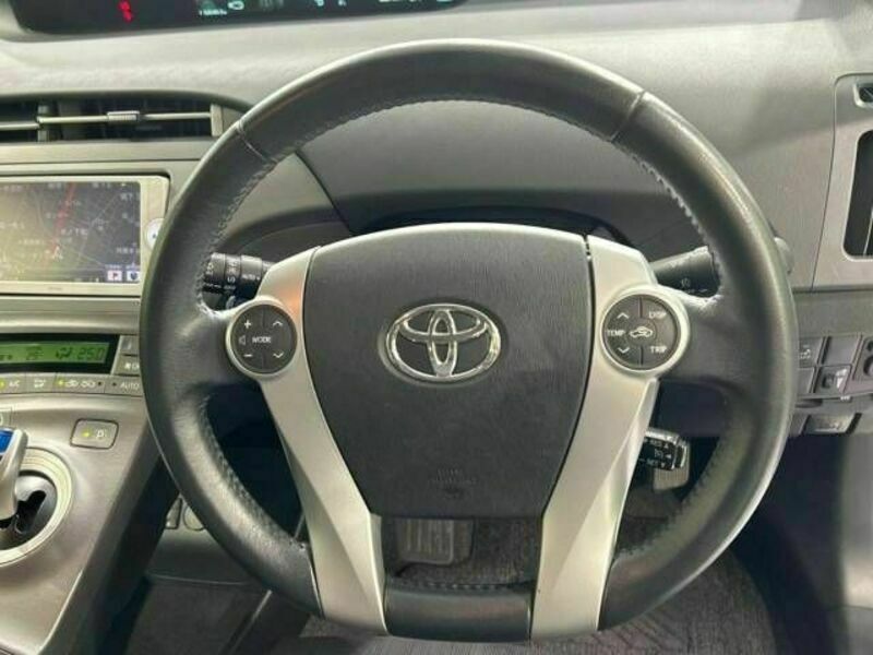 PRIUS PHV-11