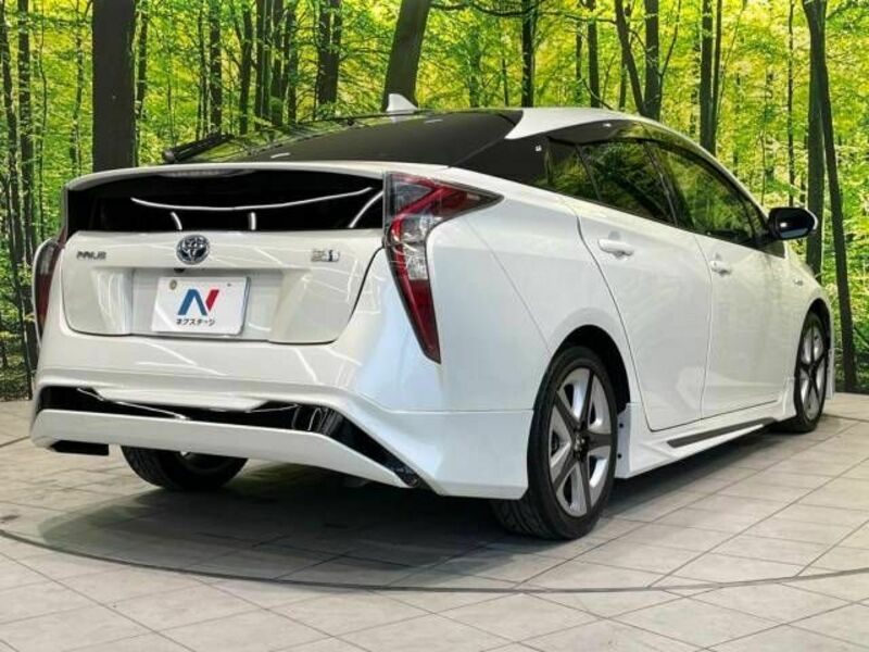 PRIUS-17